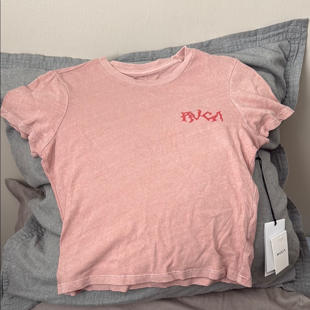 RVCA Light Pink crop COTTON Tee with Red Logo Sz Small NWT